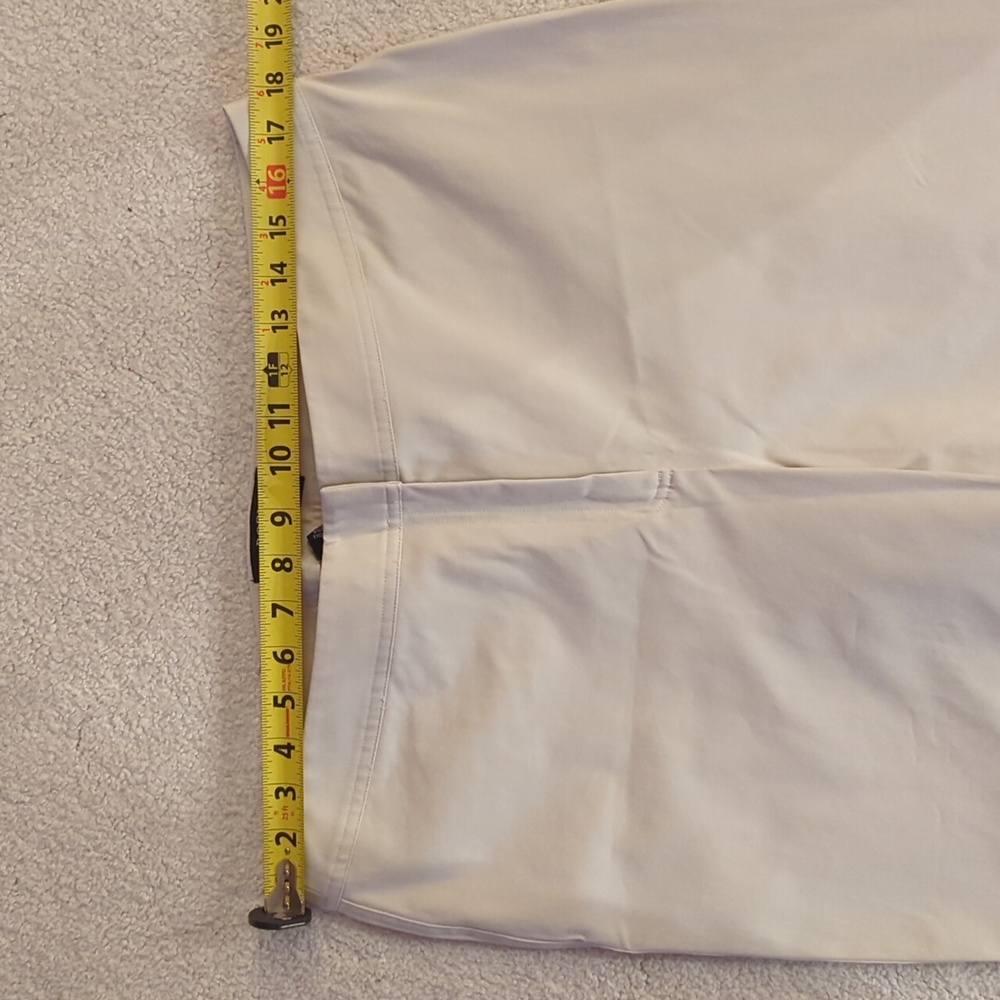 NWOT. Wide leg cropped pants - Picture 7 of 11